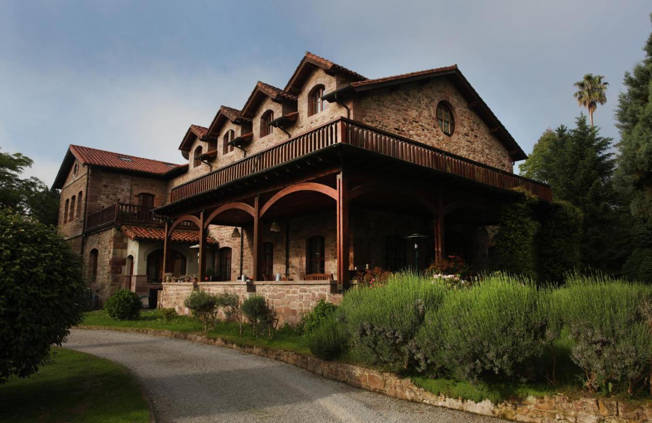 Jardin De Carrejo Hotel Cabezon De La Sal Exterior photo