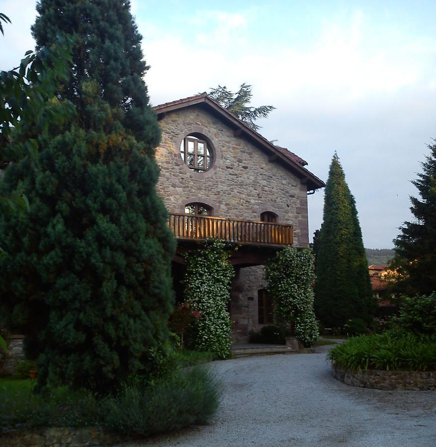Jardin De Carrejo Hotel Cabezon De La Sal Exterior photo